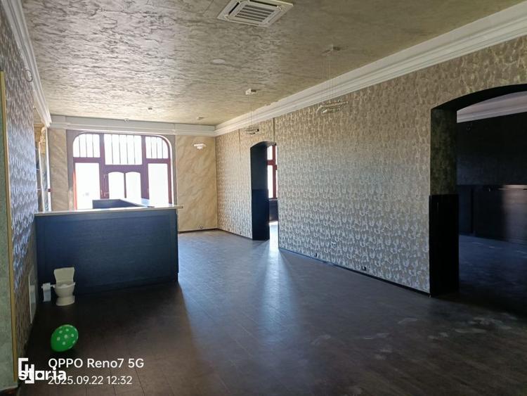 Spațiu comercial, de 210 mp, în Central