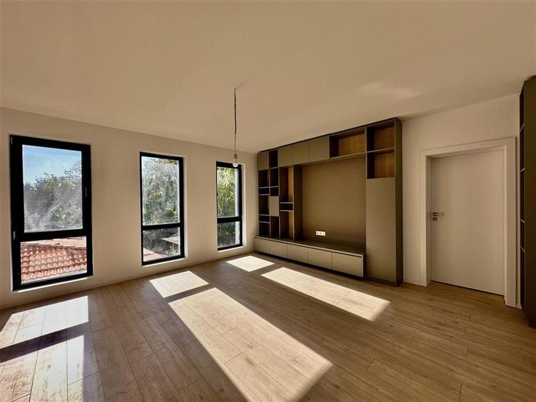 Apartament cu 2 camere decomandat, mobilat în Albert