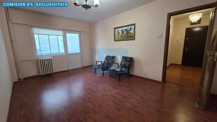 Apartament cu 4 camere decomandat în Central