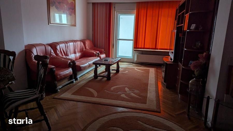 Apartament cu 3 camere în Aviatorilor
