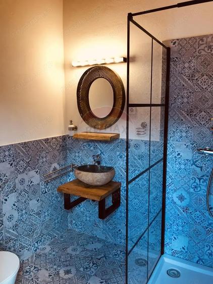 Casă cu 6 camere cu Teren 3900 Mp în Mediaș