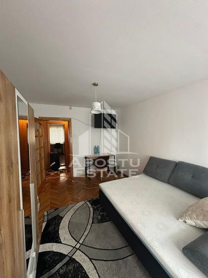 Apartament cu 3 camere decomandat în Bălcescu