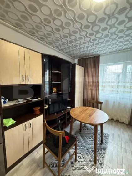 Apartament 2 camere, 42 mp, zona Teleajen, an 1983 - 1