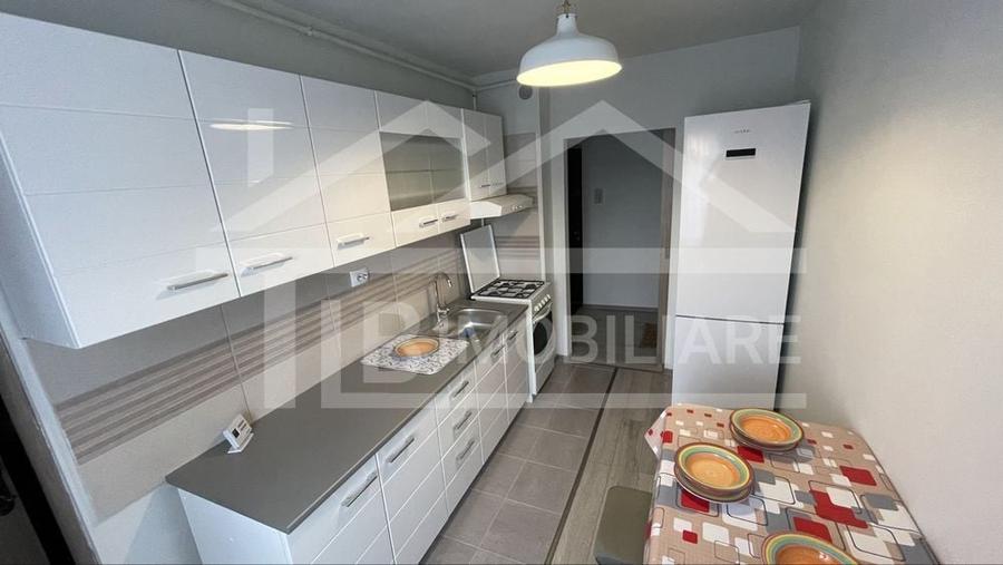 Apartament cu 3 camere decomandat, mobilat în Diamant