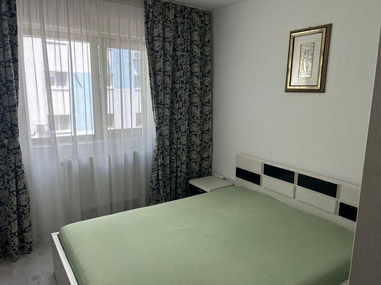 Inchiriez apartament 3 camere zona linistita sector 5 - 7