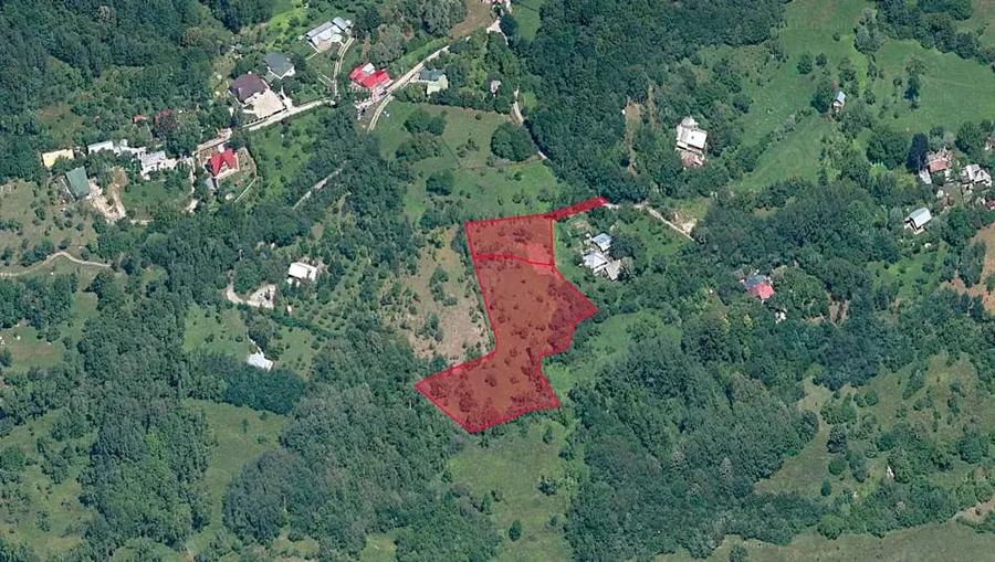Teren de 6376 mp, în Valea Târsei