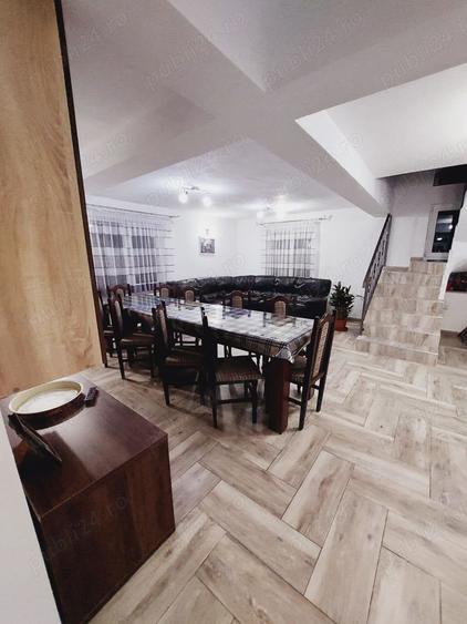 Casă cu 5 camere cu Teren 4200 Mp în Poiana Mărului
