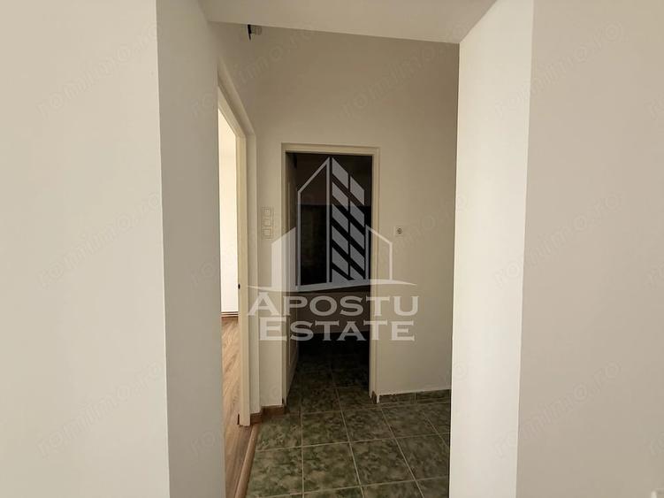 Apartament cu 3 camere semidecomandat în Take Ionescu