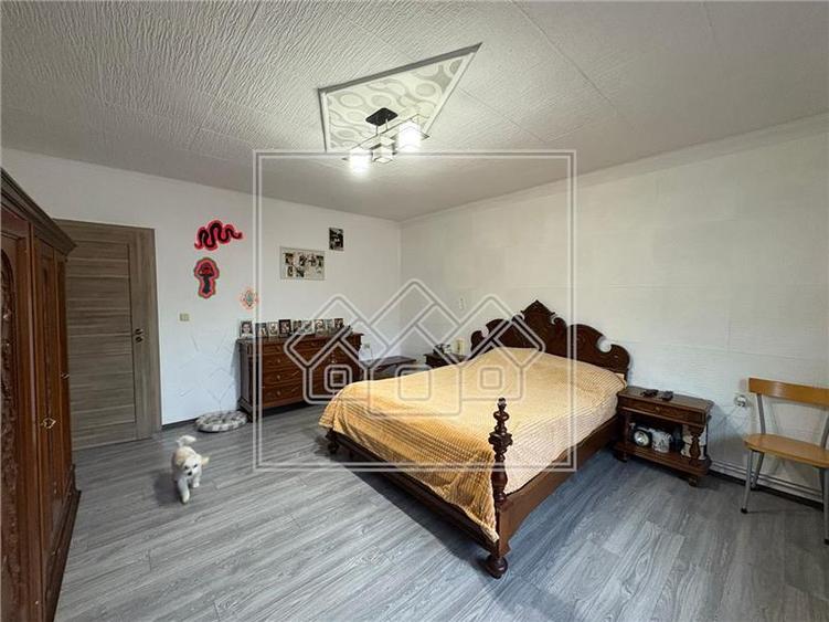 Apartament cu 4 camere decomandat în Lazaret