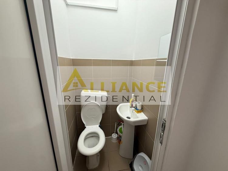 Spațiu comercial, de 25.309999465942 mp, în Central