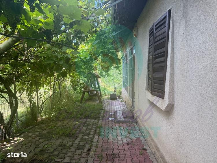 Casă cu 4 camere în Moara Domnească