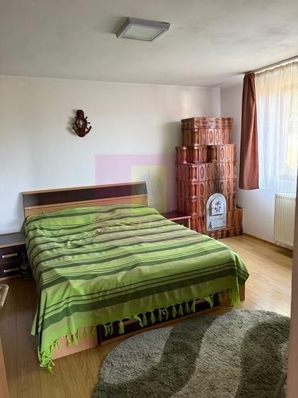 Casă cu 4 camere în Central