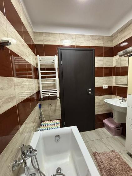 Apartament cu 2 camere decomandat, mobilat în Roșu