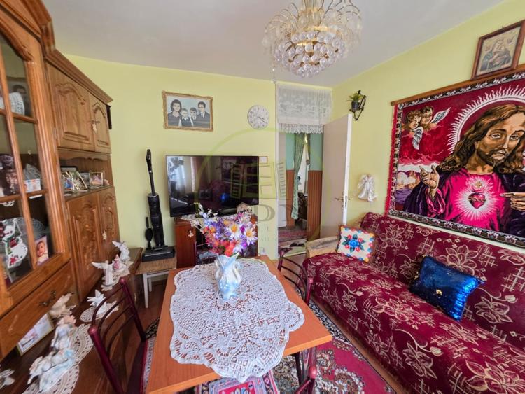 Apartament cu 4 camere decomandat în Hipodrom 3