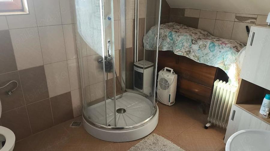 Casă cu 7 camere cu Teren 2118 Mp în Cenad