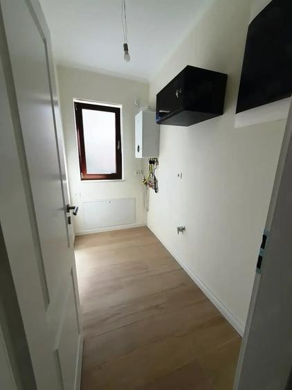 Casă cu 5 camere cu Teren 300 Mp în Central
