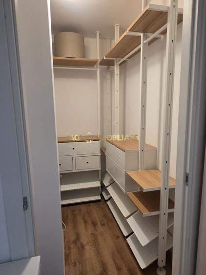 Apartament cu 3 camere semidecomandat, mobilat în Lujerului