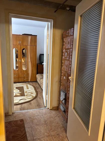 Apartament cu 2 camere semidecomandat, mobilat în Sud