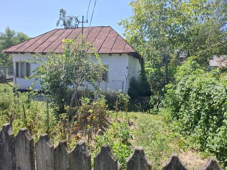Casă cu 4 camere în Măgura