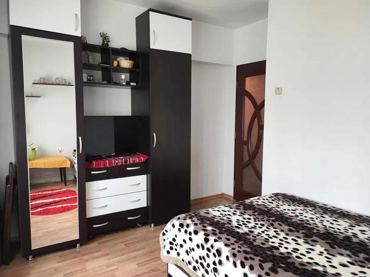 Apartament cu 2 camere decomandat în Radu Negru