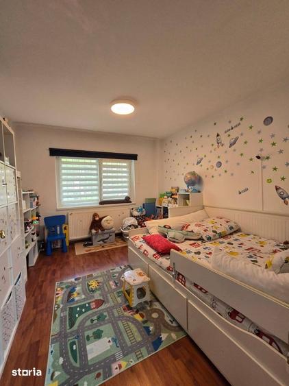 Apartament cu 4 camere decomandat în Baicului