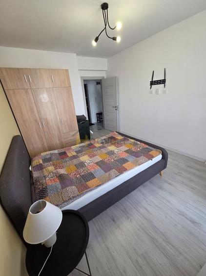 Apartament cu 2 camere decomandat, mobilat în Sud