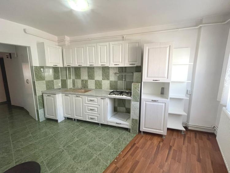 Apartament cu 2 camere decomandat, mobilat în Cetate