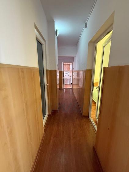 Apartament cu 4 camere decomandat, mobilat în Micro 20