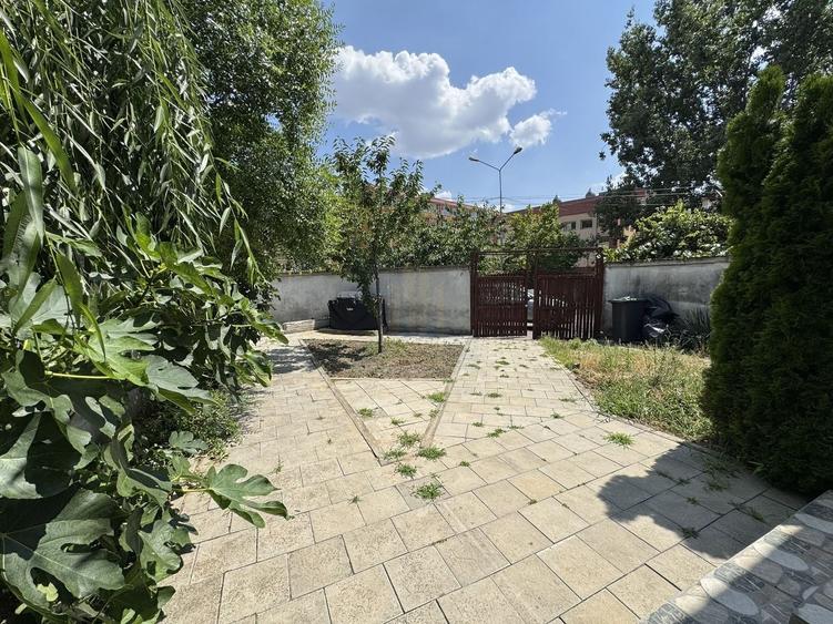 Casa cu 7 camere de vanzare in zona *Regie-Belvedere* - 48