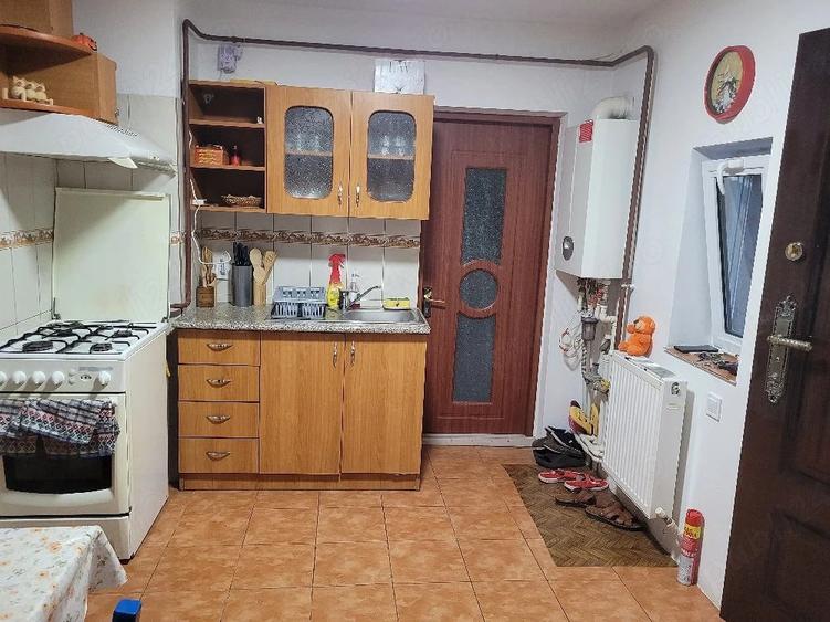 Casă cu 6 camere cu Teren 950 Mp în Glodeanu-Siliștea