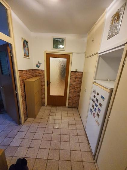 Apartament cu 2 camere semidecomandat în Berceni