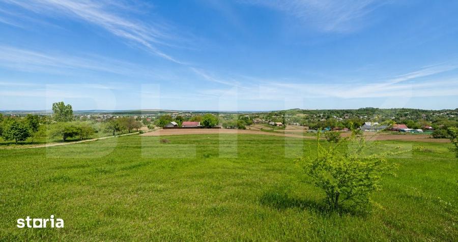 Teren de 4500 mp, în Adâncata