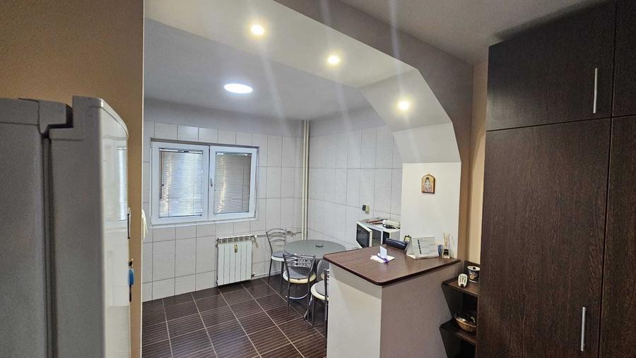 Apartament cu 2 camere semidecomandat în Dristor