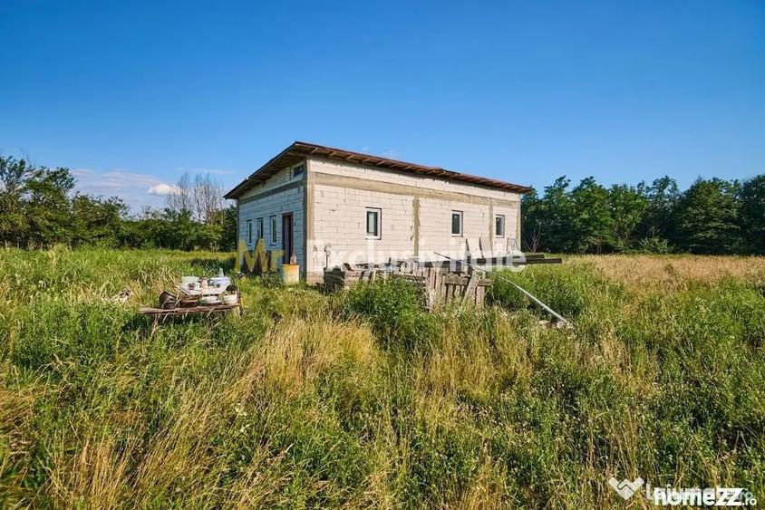 Casă cu 1 camere cu Teren 1100 Mp în Budeasa