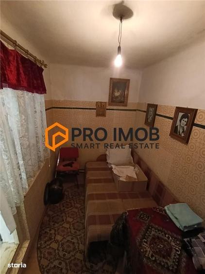Casă cu 4 camere nedecomandat în Central