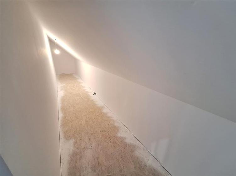 Casă individuală cu 5 camere cu Teren 550 Mp în 9 Mai