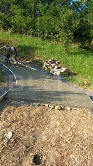 Casă individuală cu 6 camere cu Teren 3000 Mp în Runcu