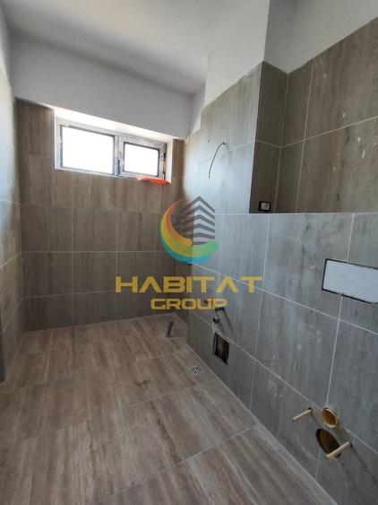 Apartament cu 3 camere semidecomandat în Berceni