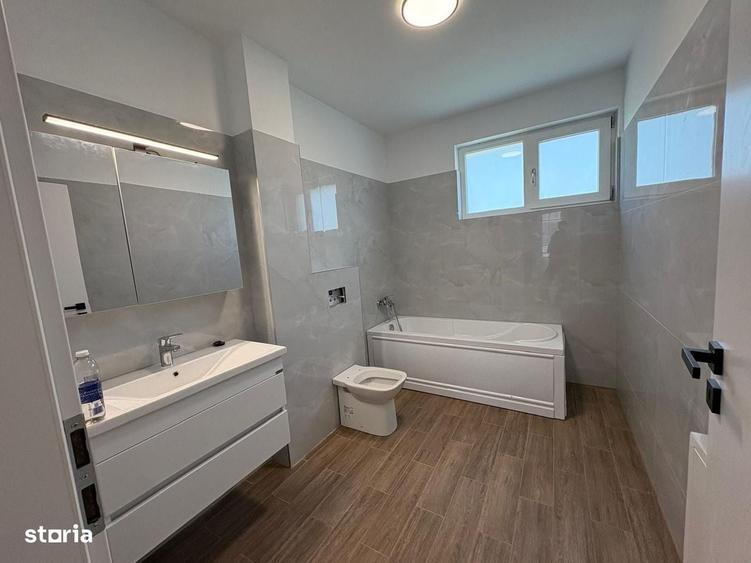 Casă cu 4 camere în Vidra