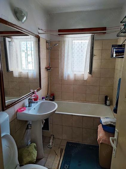 Apartament cu 3 camere semidecomandat în Turda