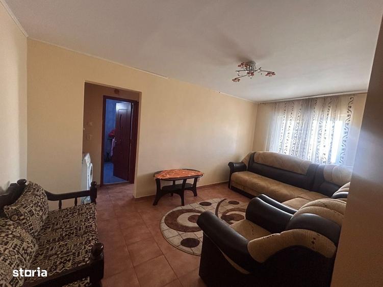 Apartament cu 3 camere decomandat în Exterior Vest