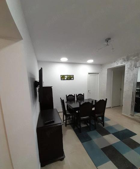 Apartament cu 4 camere semidecomandat în Central