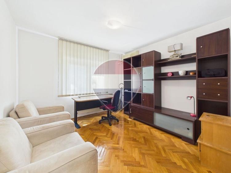 Apartament cu 3 camere decomandat în 13 Septembrie
