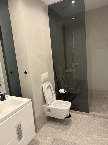 Apartament cu 3 camere decomandat în Băneasa