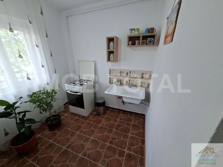 Apartament cu 3 camere decomandat în Trivale