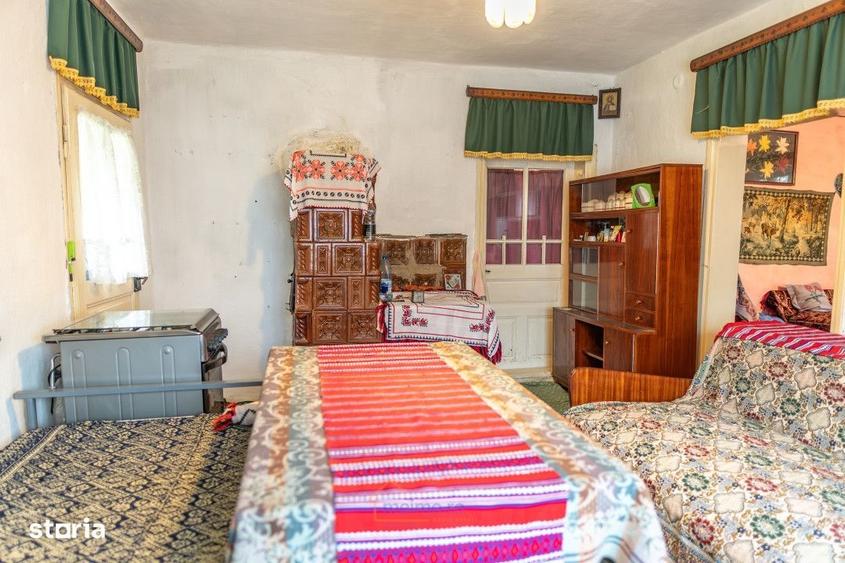 Casă cu 3 camere decomandat în Stănești