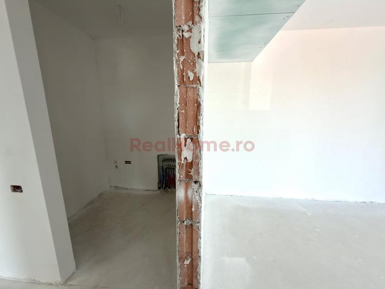 Apartament cu 4 camere decomandat în 1 Decembrie 1918