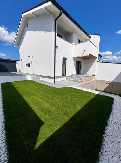 Duplex cu 4 camere cu Canalizare în Cetate