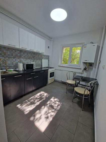 Apartament cu 3 camere decomandat în Chișinau
