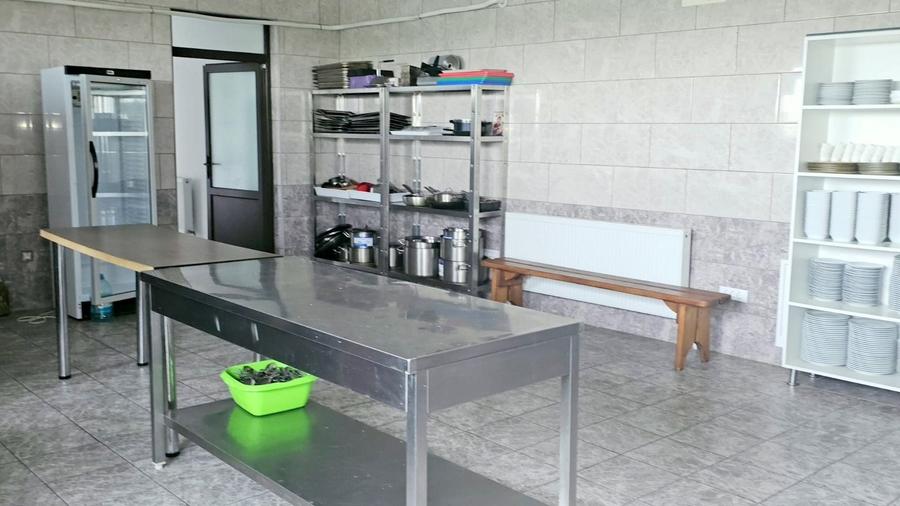 Spațiu comercial, de 917 mp, în Pechea